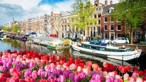 10 Places to Visit in Europe (Amsterdam )