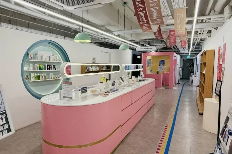 K-Beauty Makeup Experience by Colorize in Myeongdong