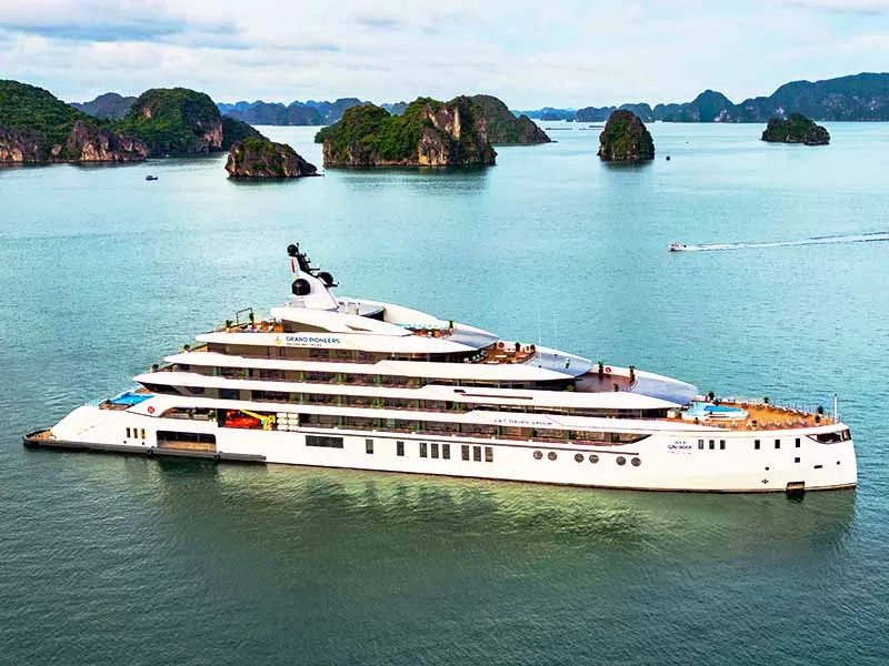 Ho lang bay Cruise